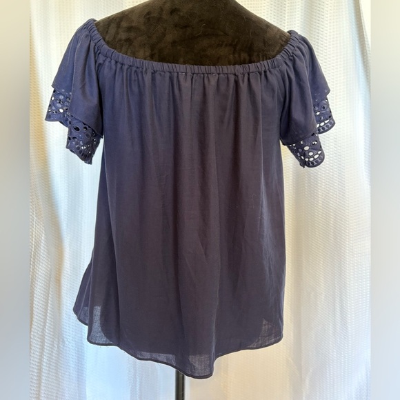 Michael Kors blue eyelet trim short sleeve blouse size small - Picture 3 of 6